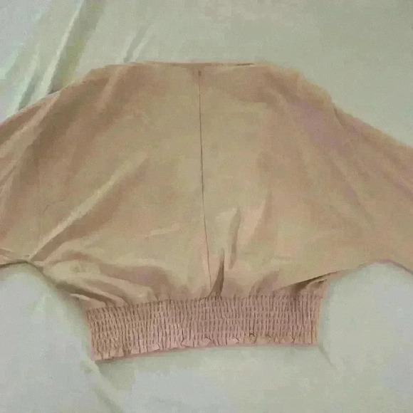 Aritzia Wilfred Reign Rose Quartz Smocked Long Sleeve Cottagecore Flowy Blouse L - Picture 7 of 9